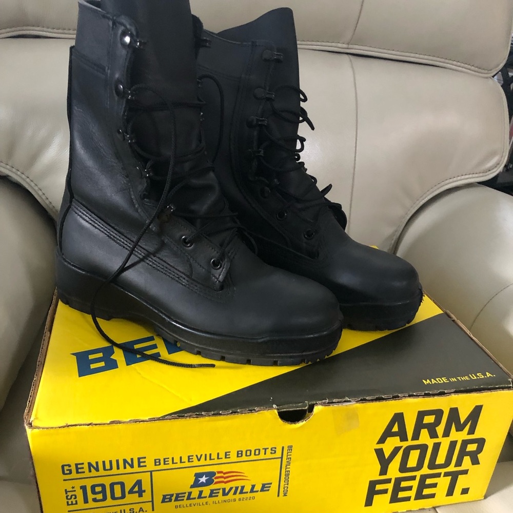 Steel toe boots